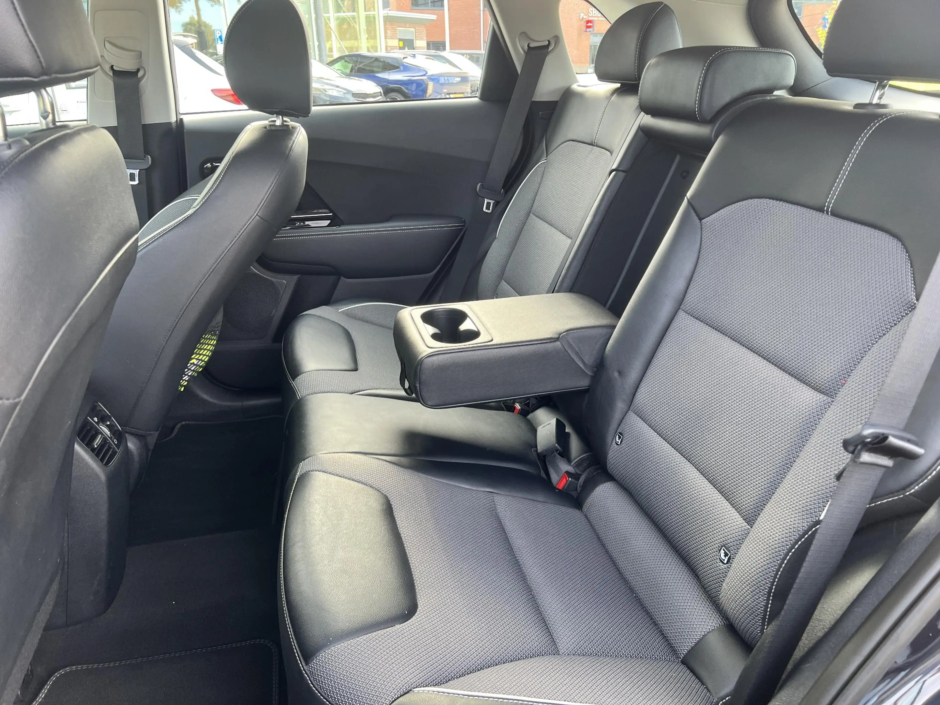 Kia e-Niro DynamicLine 64 kWh Dealeronderhouden, 3-fase, SOH — photo 9