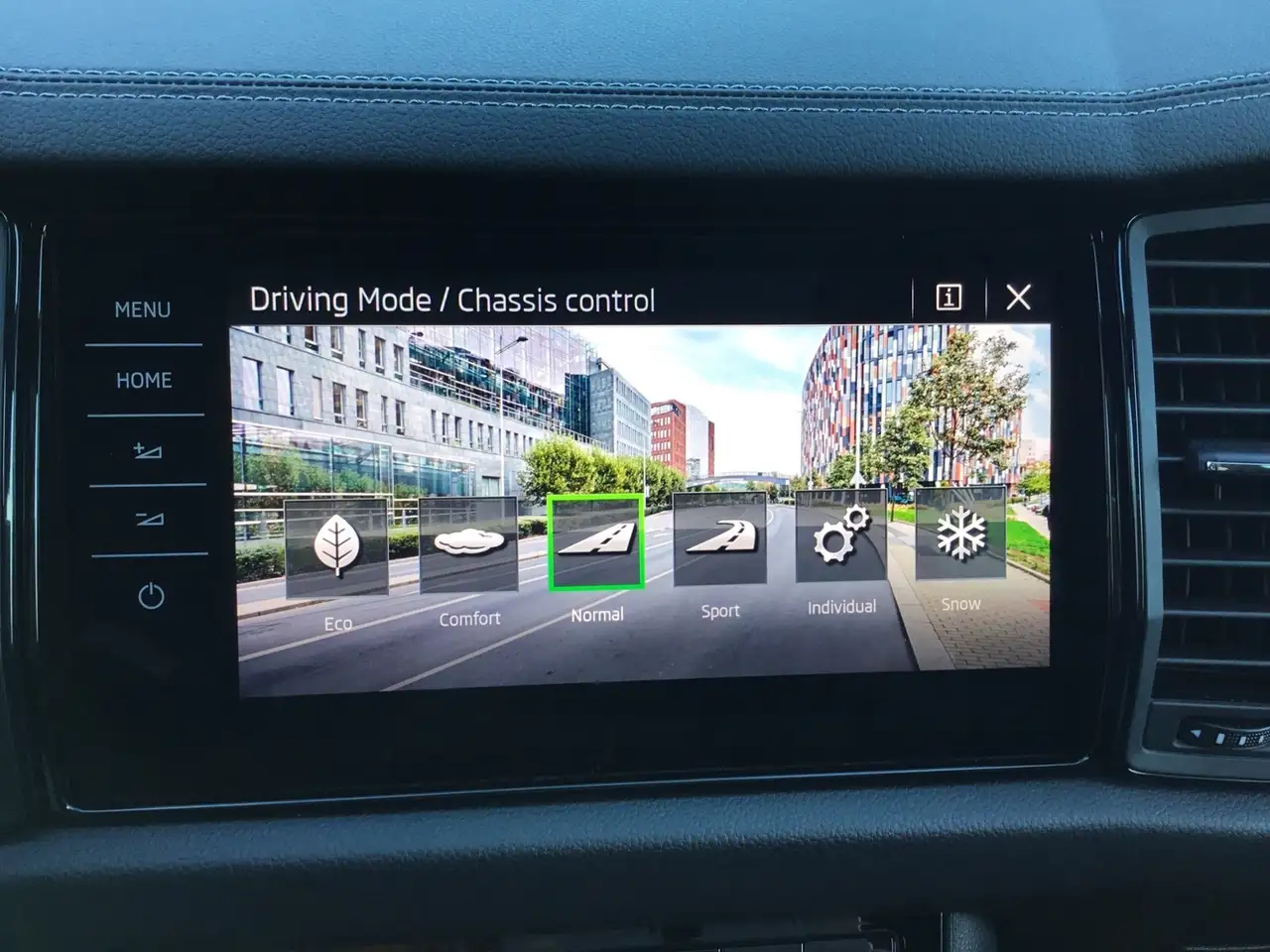 Skoda Kodiaq 2.0 TDI DSG 4x4 SPORTLINE +AHK +PANO +MATRIX +ACC, миниатюра 21