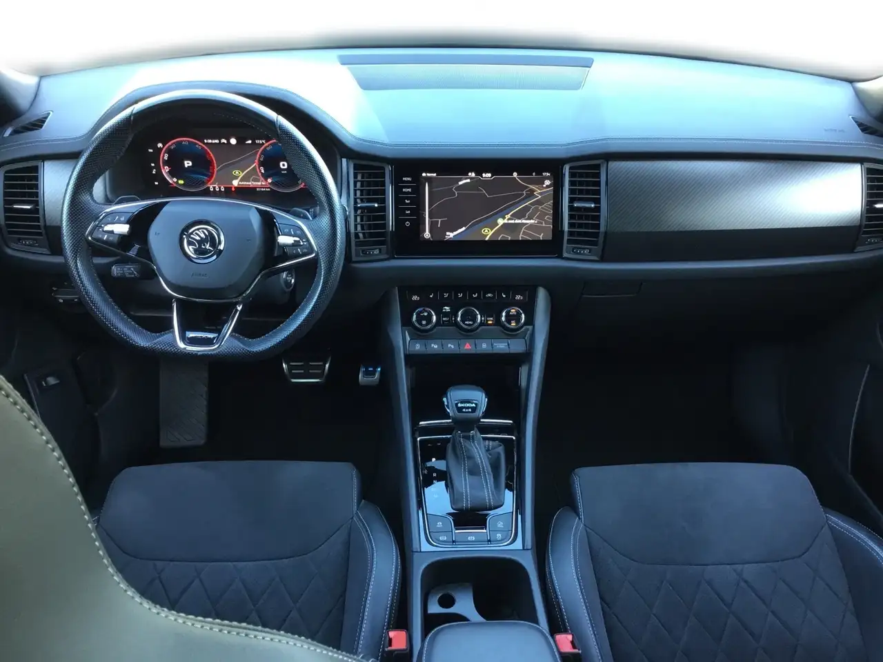 Skoda Kodiaq 2.0 TDI DSG 4x4 SPORTLINE +AHK +PANO +MATRIX +ACC, миниатюра 11