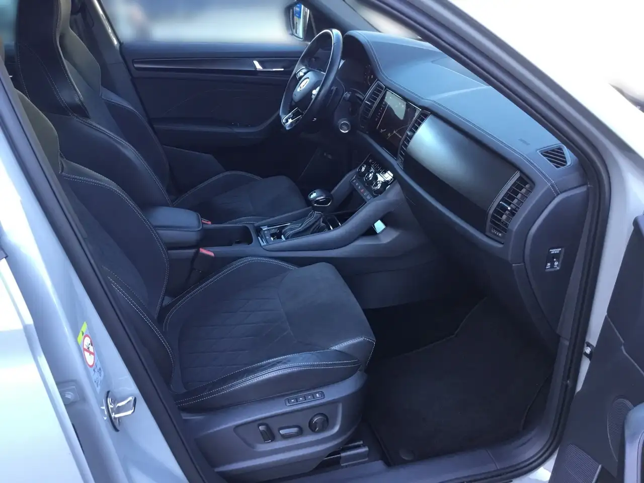 Skoda Kodiaq 2.0 TDI DSG 4x4 SPORTLINE +AHK +PANO +MATRIX +ACC, миниатюра 9