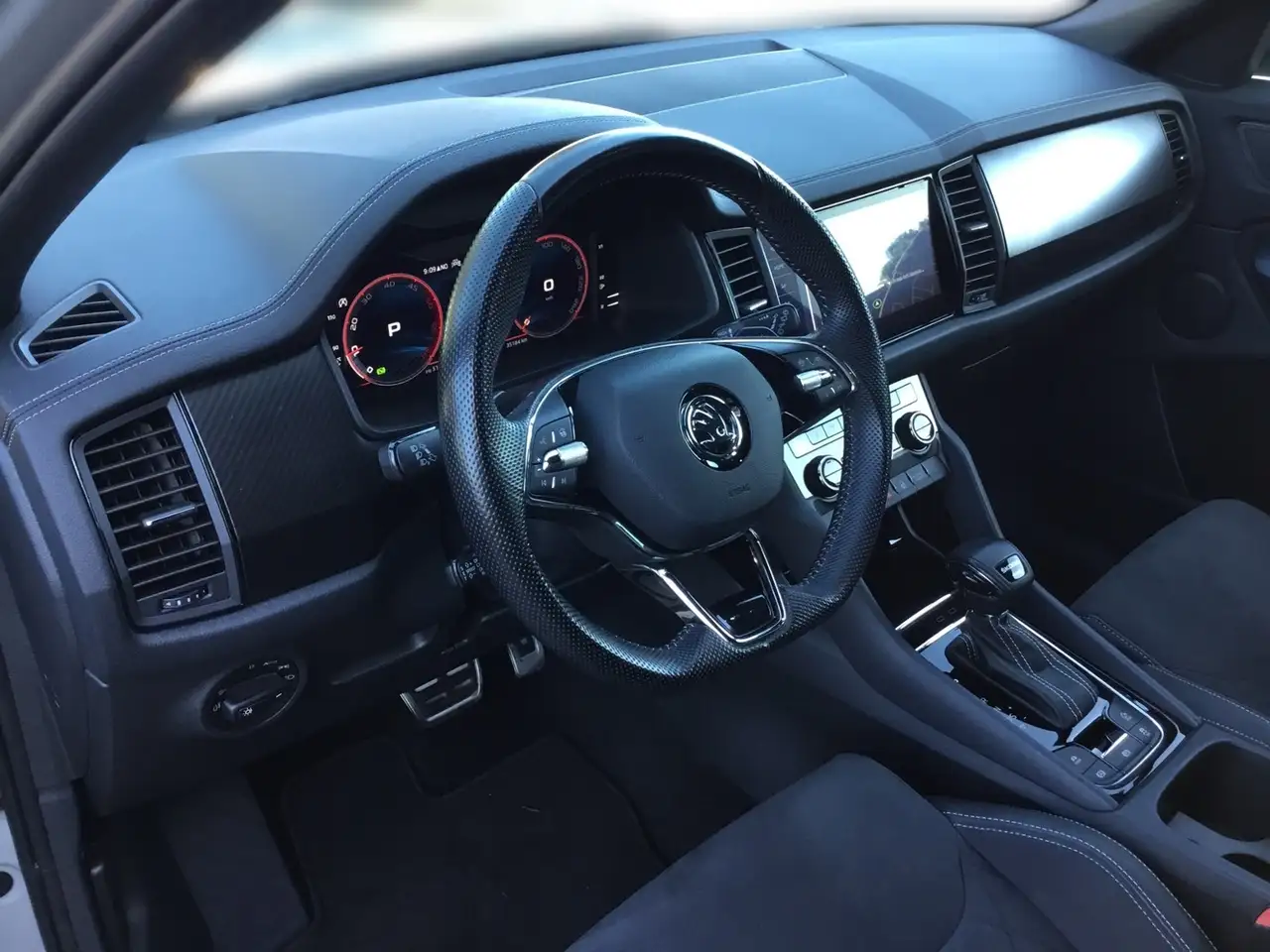 Skoda Kodiaq 2.0 TDI DSG 4x4 SPORTLINE +AHK +PANO +MATRIX +ACC, миниатюра 10
