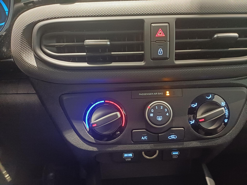Hyundai i10 1.0 Twist — photo 14