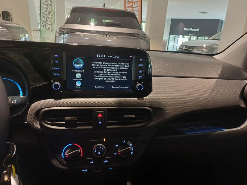 Hyundai i10 1.0 Twist — photo 12