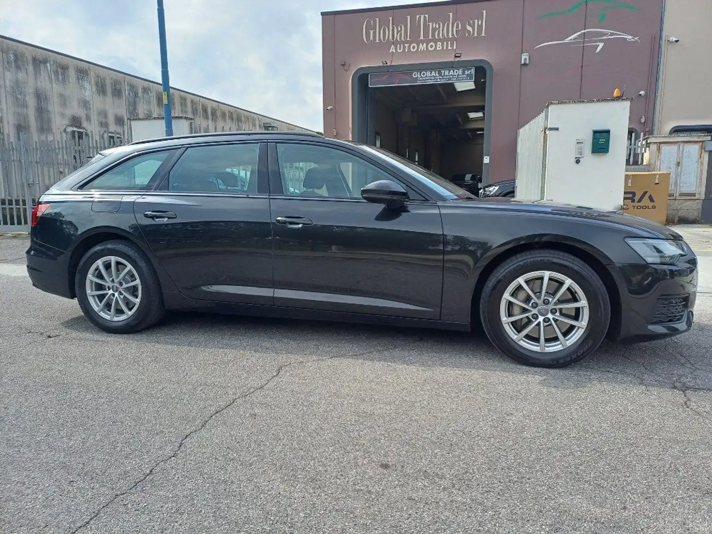 Audi A6 Avant 45 3.0 TDI quattro tiptronic Business Plus Nero - 2