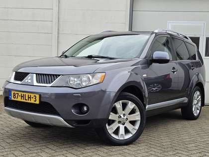 Mitsubishi Outlander 2.4 /Automaat/7Persoons/Youngtimer!