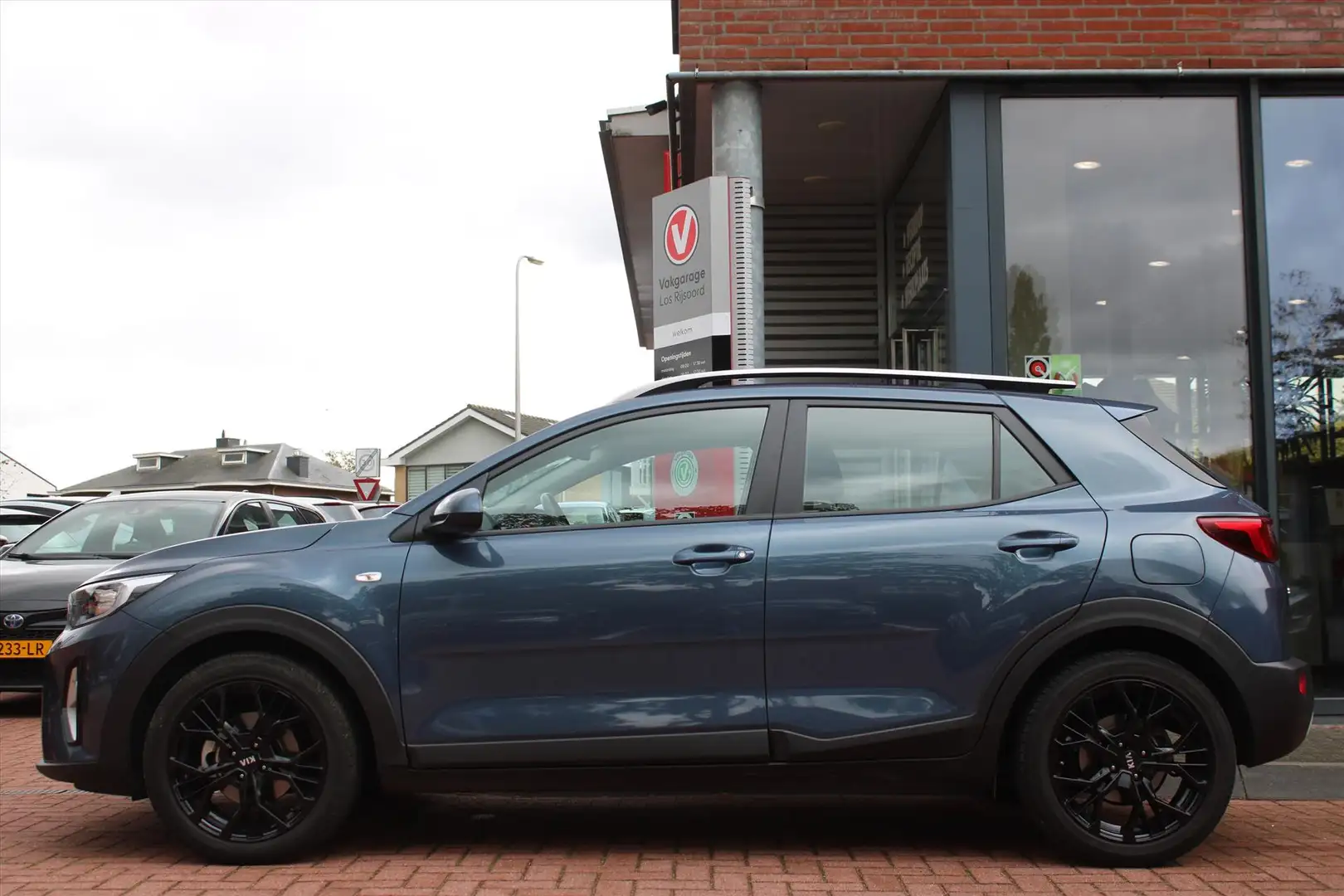 Kia Stonic 1.0 MHEV *DynamicLine* | Camera | Carplay | Naviga Blauw - 2