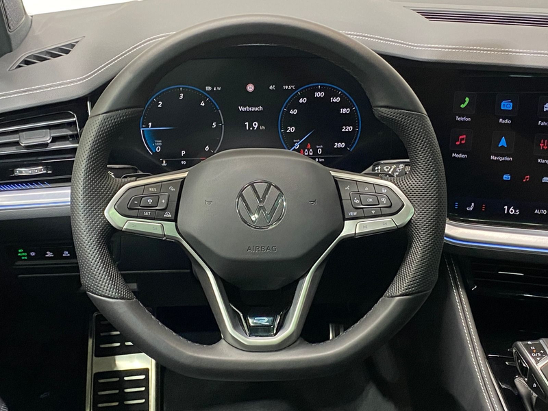 Volkswagen Touareg R-Line Black Style | PANO MATRIX AHK NAV — photo 7