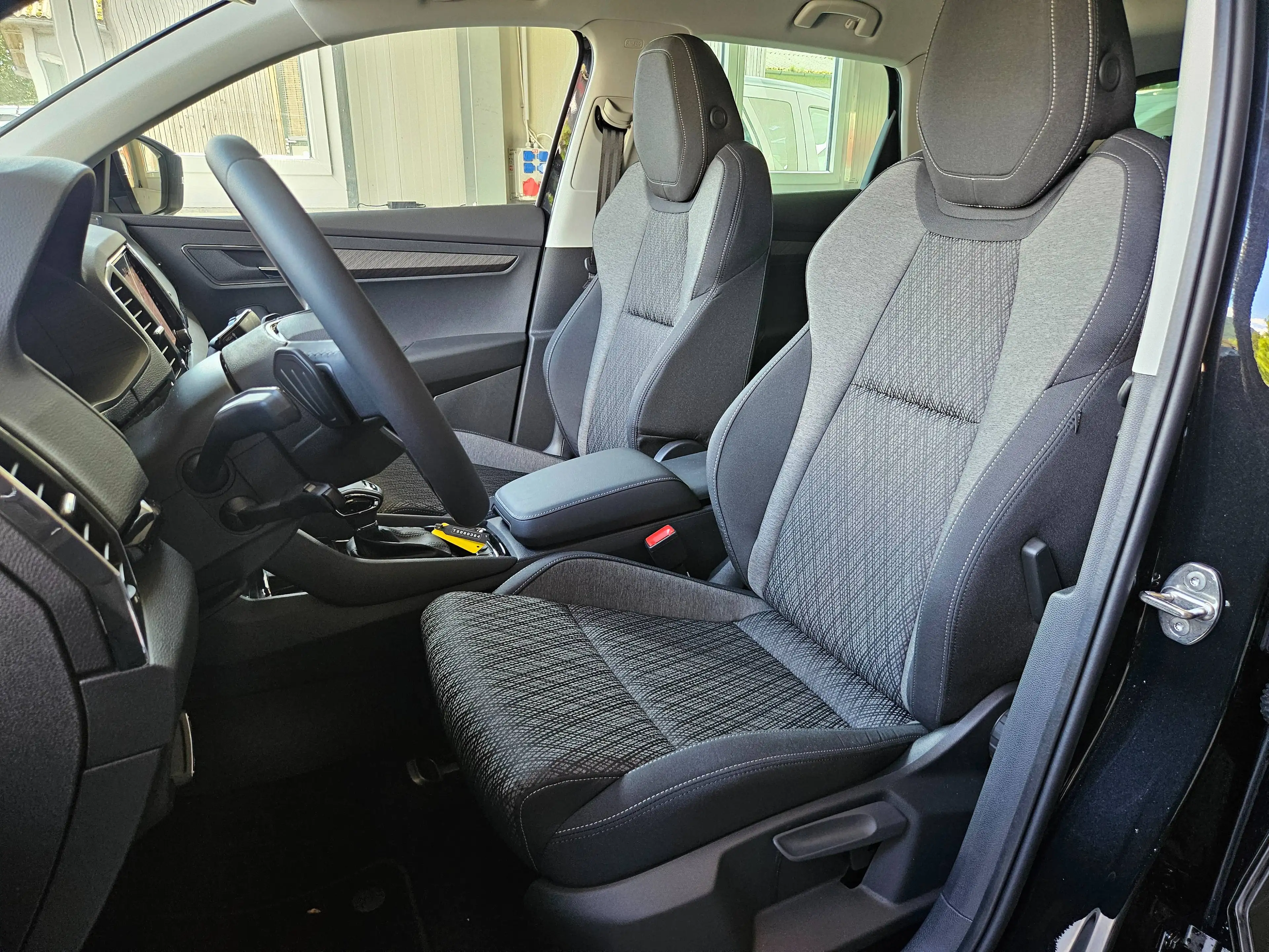 Skoda Karoq 4x4 Selection TDI DSG (AHV, LED, ACC,) — photo 6