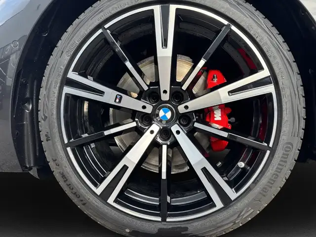 BMW 5 Series view 7