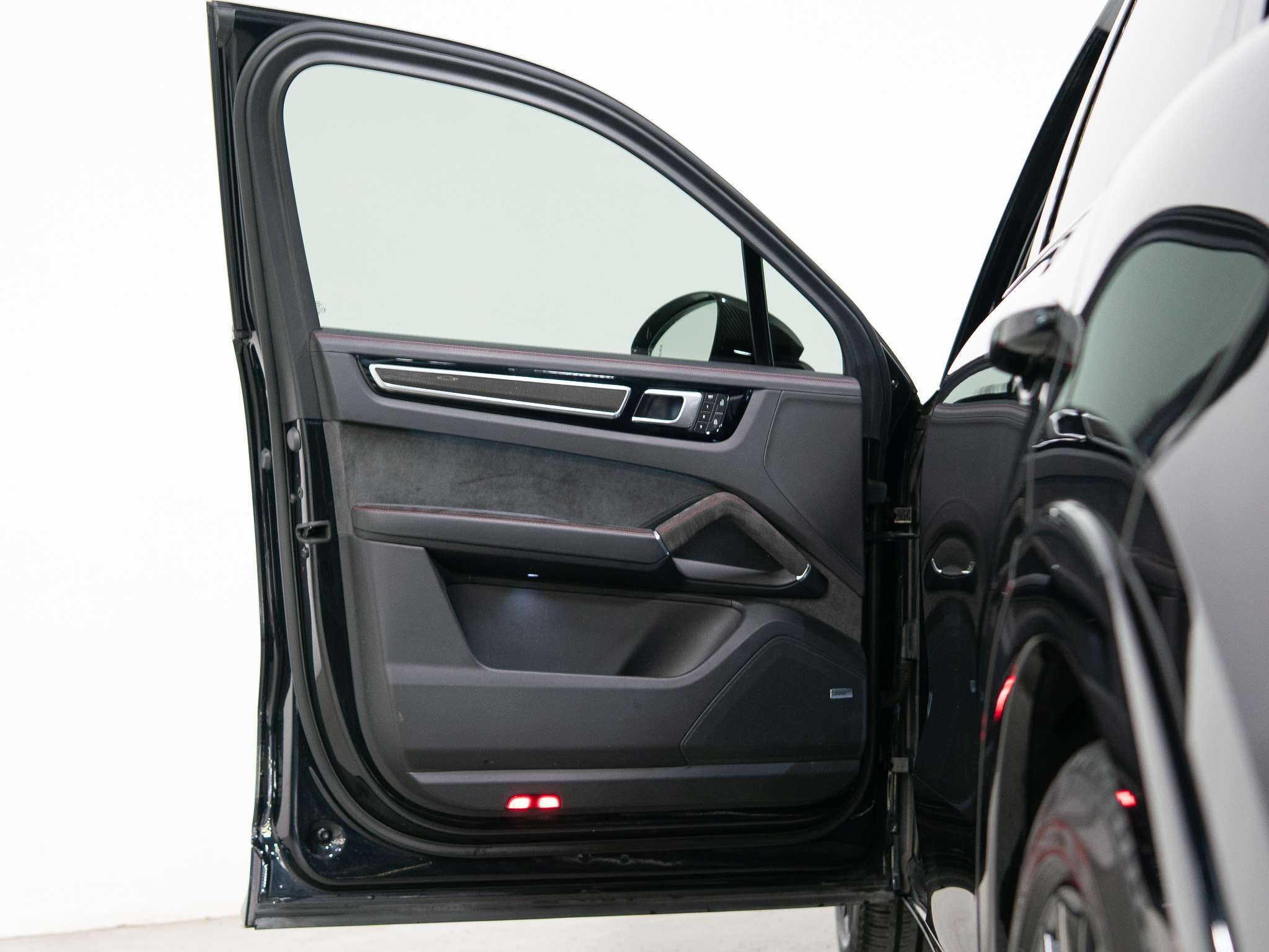 used 2022 Porsche Cayenne car, priced at $77,900