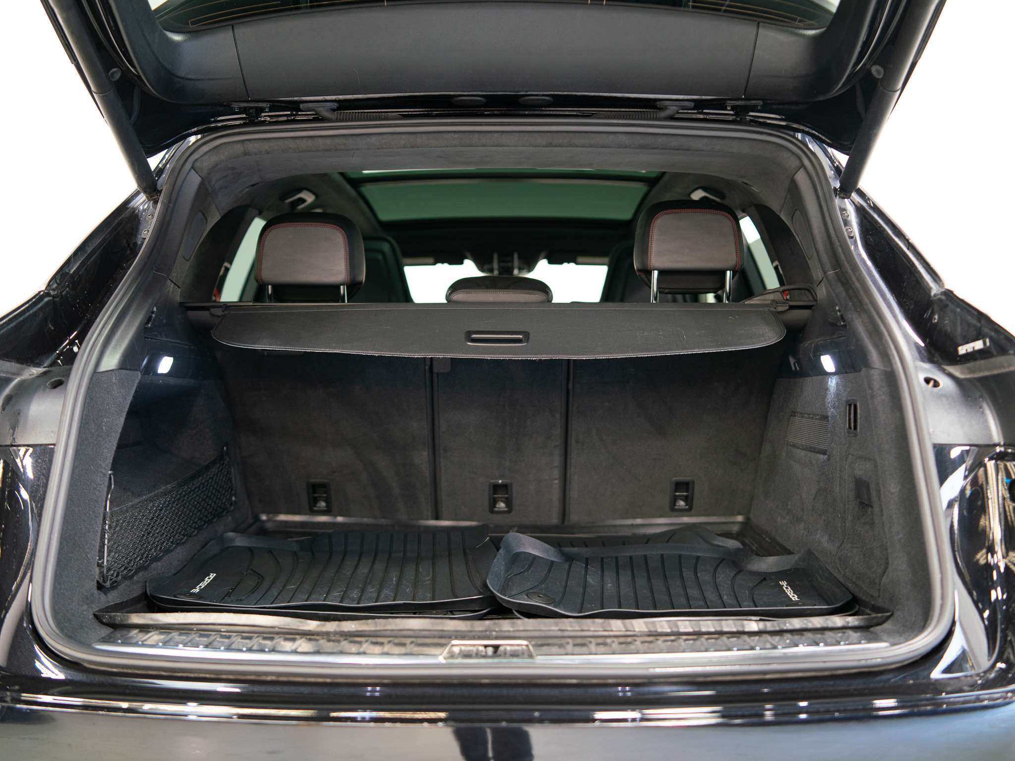 used 2022 Porsche Cayenne car, priced at $77,900