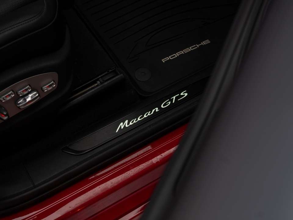 2025 Porsche Macan GTS thumb 20