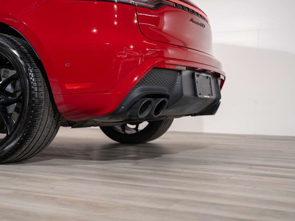 2025 Porsche Macan GTS thumb 13