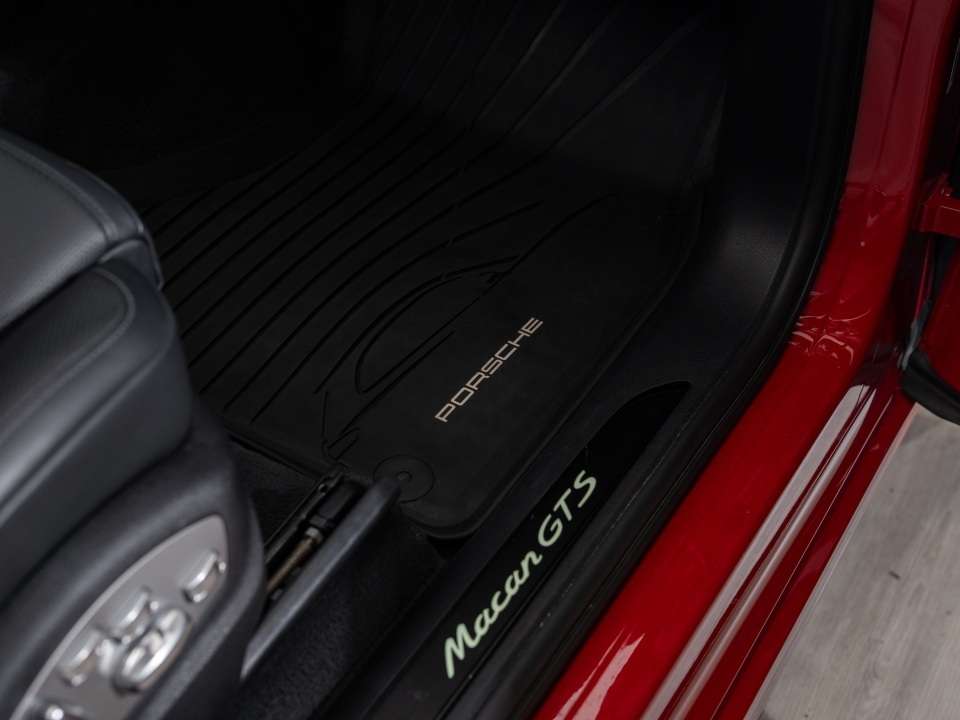 2025 Porsche Macan GTS thumb 33