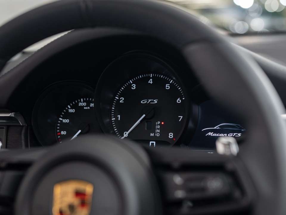 2025 Porsche Macan GTS thumb 37