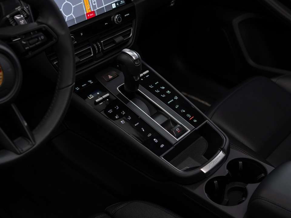 2025 Porsche Macan GTS thumb 43