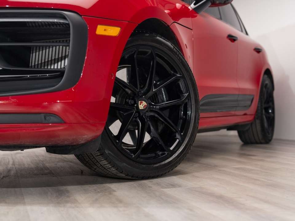 2025 Porsche Macan GTS thumb 7
