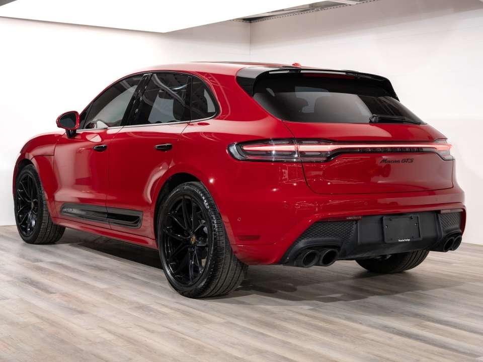 2025 Porsche Macan GTS thumb 9
