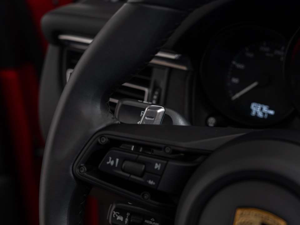 2025 Porsche Macan GTS thumb 32