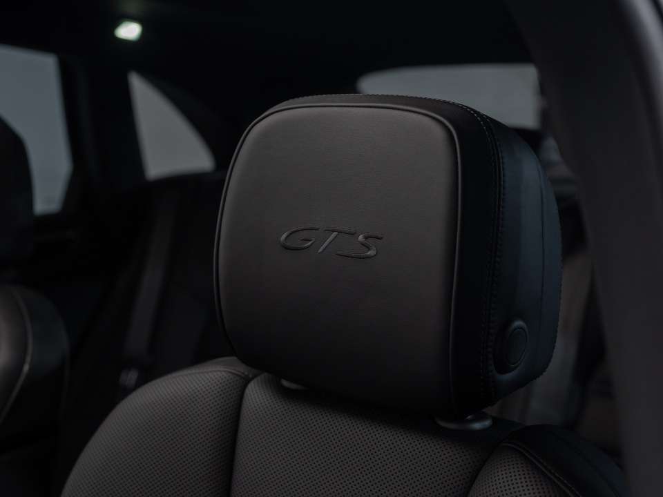 2025 Porsche Macan GTS thumb 25