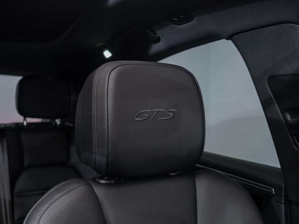 2025 Porsche Macan GTS thumb 23