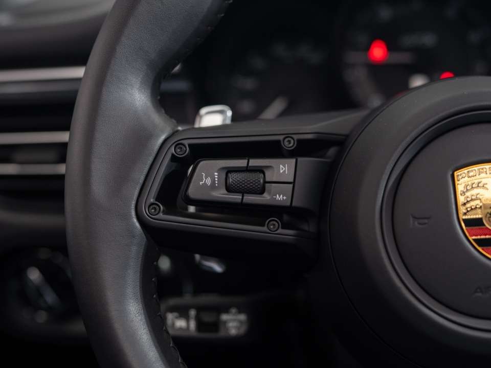 2025 Porsche Macan GTS thumb 18