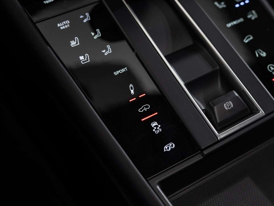 2025 Porsche Macan GTS thumb 31