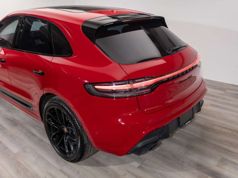 2025 Porsche Macan GTS thumb 10
