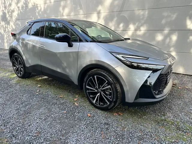 Toyota C-HR view 2