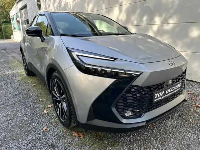 2025 Toyota C-HR in Silver for sale