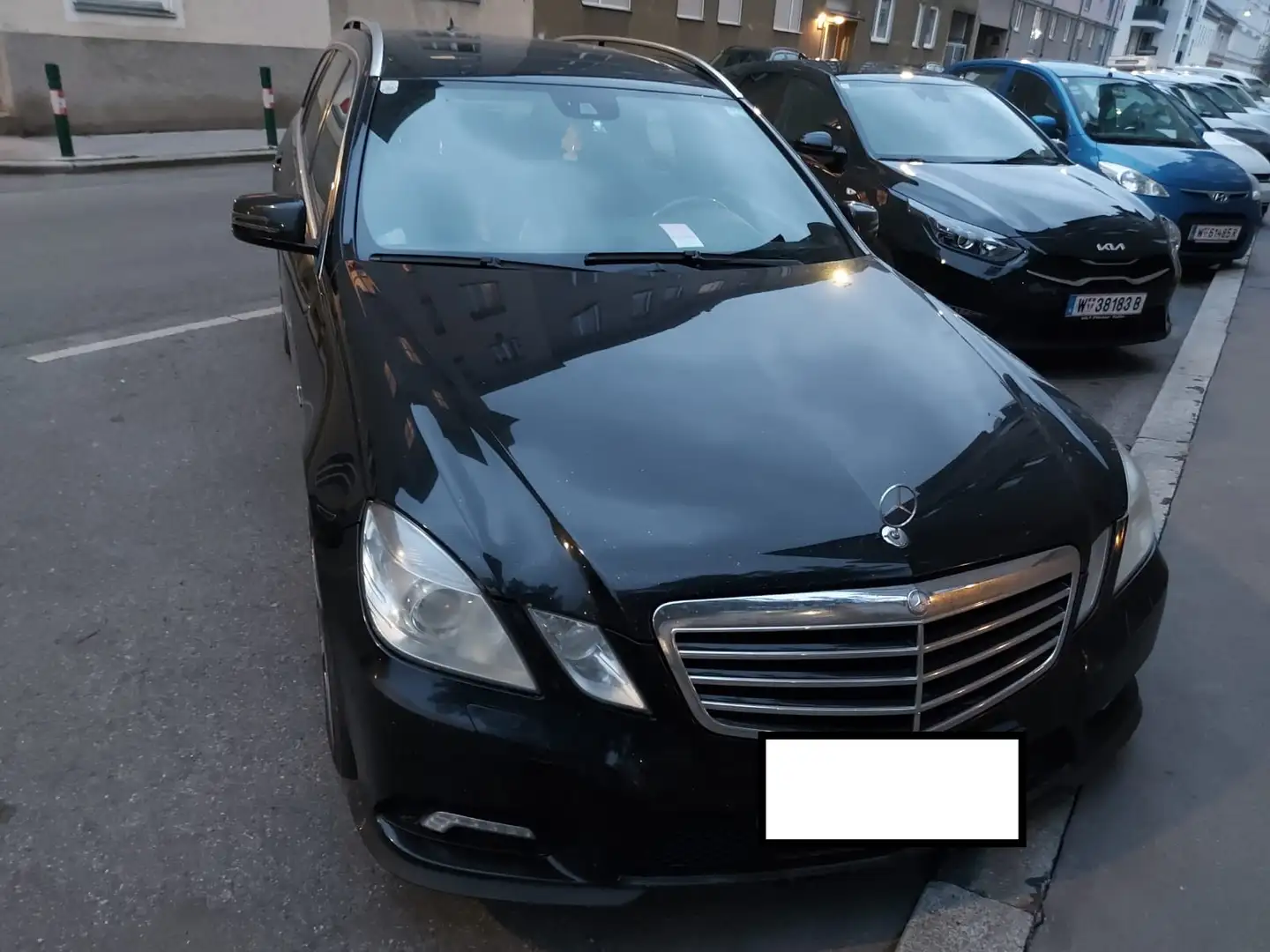 Mercedes-Benz E 350 E 350 T A-Edition 4MATIC CDI Aut. A-Edition Schwarz - 1