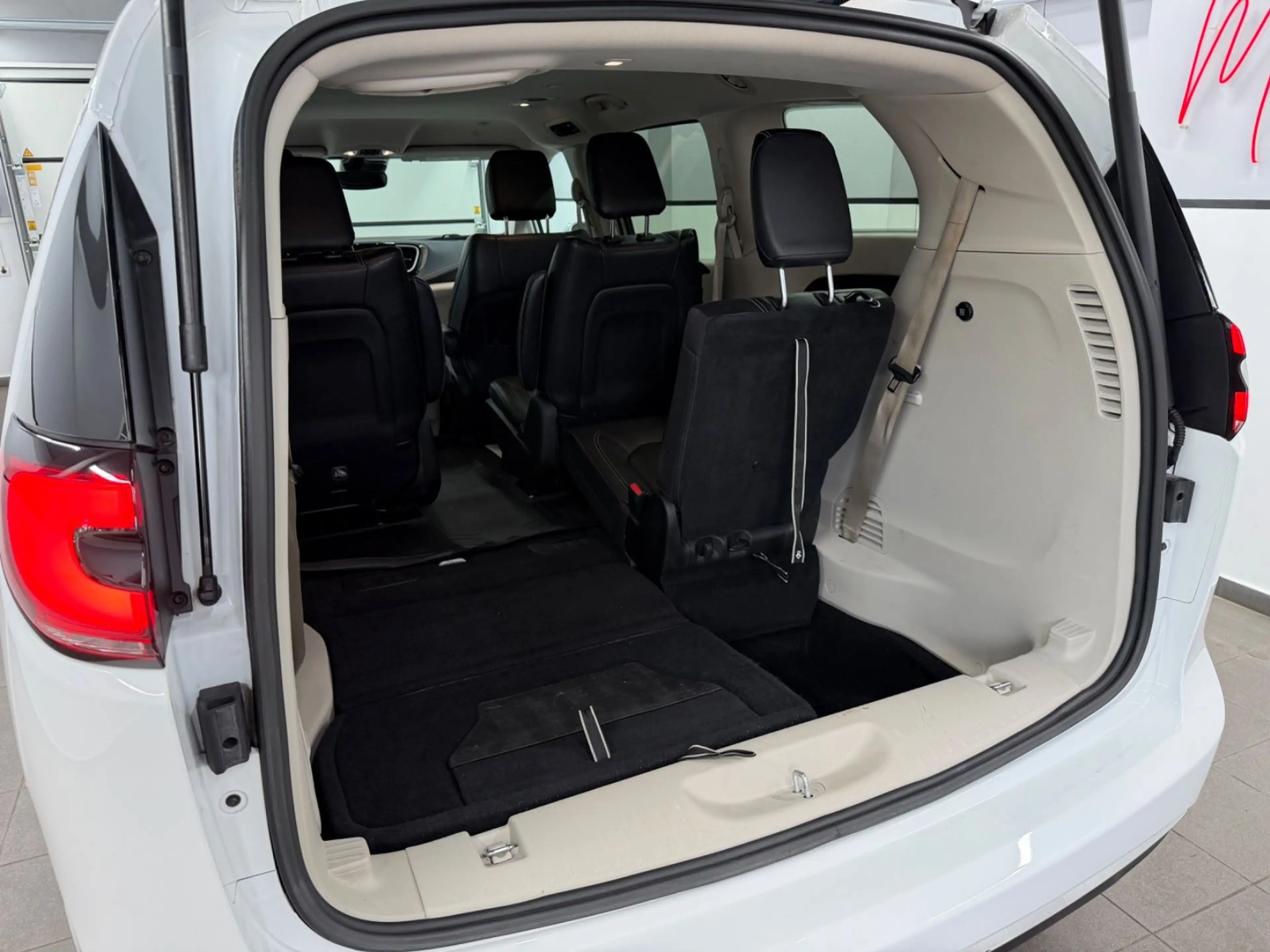 Chrysler Pacifica 3.6 Hybrid Touring L*3el.Türe*ACC*6Sitz — photo 9