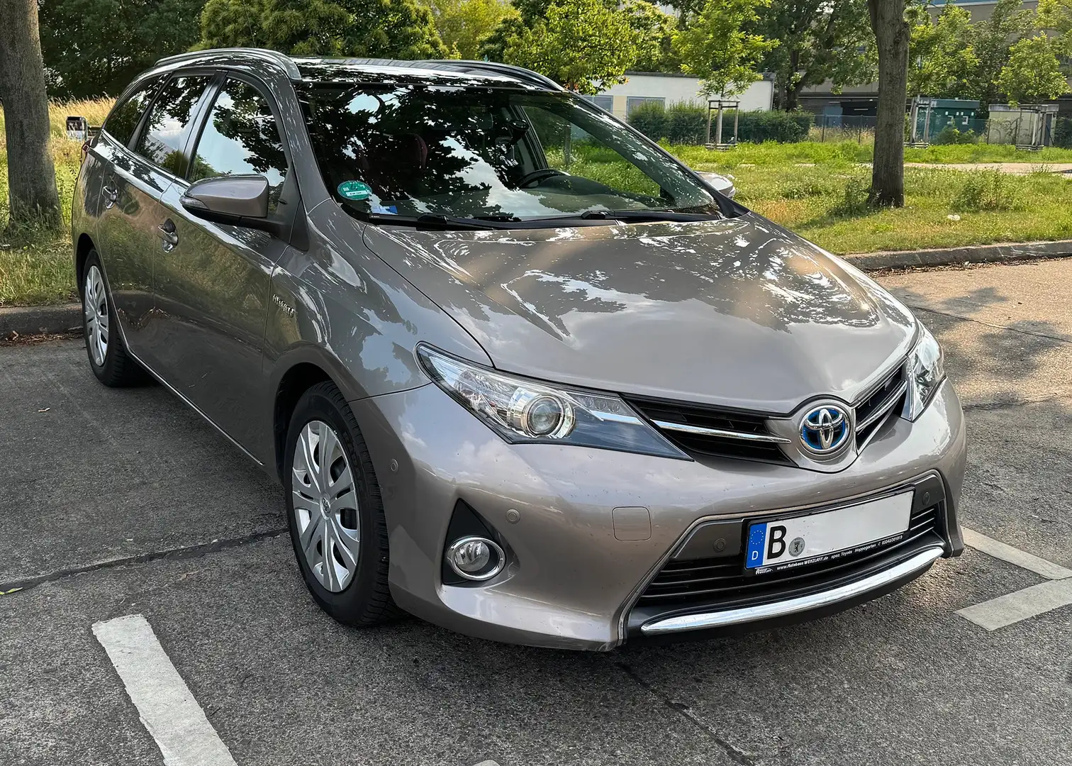 Toyota Auris Auris 1.8 VVT-i Hybrid Automatik Touring Sports Li Bronze - 1