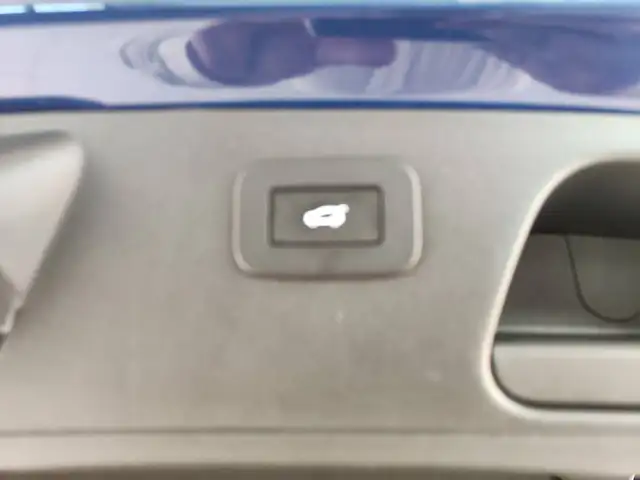 Jaguar E-Pace view 12