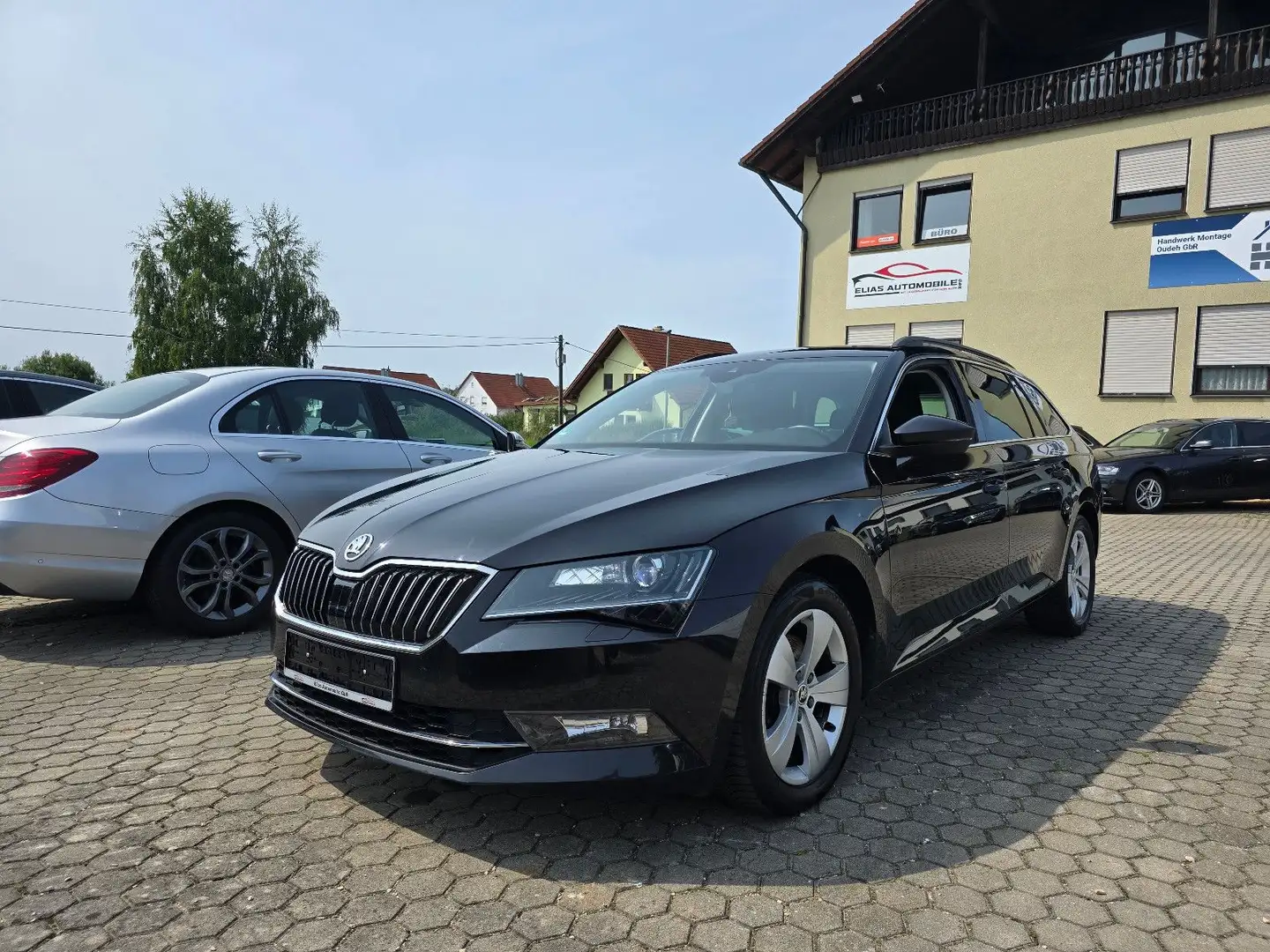 Skoda Superb Combi Ambition Automatik/ TÜV NEU Schwarz - 1