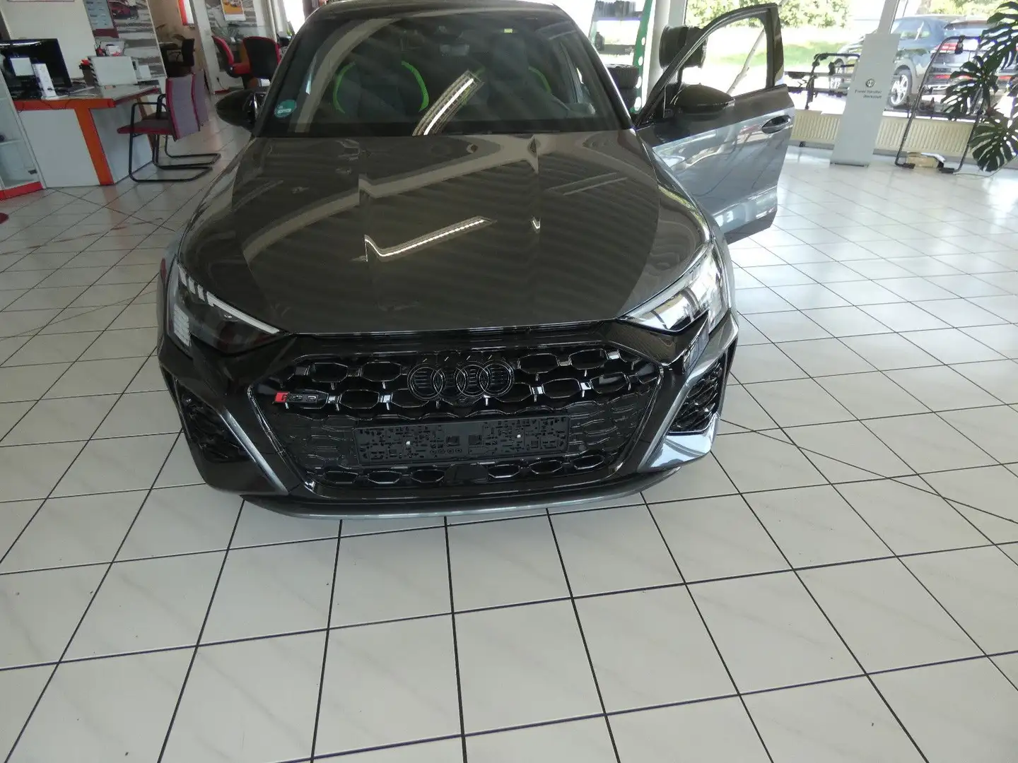 Audi RS3 RS 3 Lim. 2.5 TFSI quattro Grau - 2