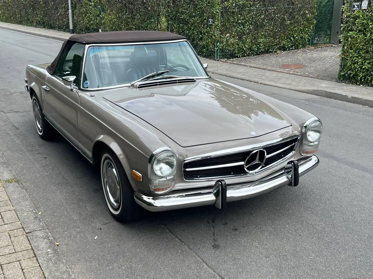 Mercedes-Benz SL 280 Pagode, foto 2
