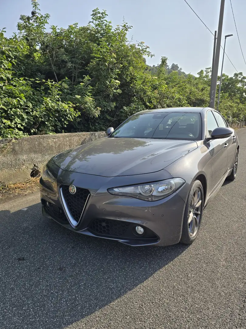 Alfa Romeo Giulia 2.2 t Business 136cv auto - 1