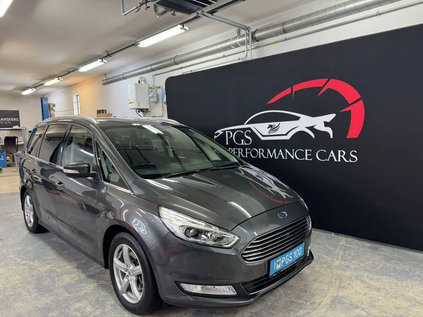 Ford Galaxy 2,0 TDC 7 SITZERi AWD Titanium Start/Stop Powersh Grau - 1