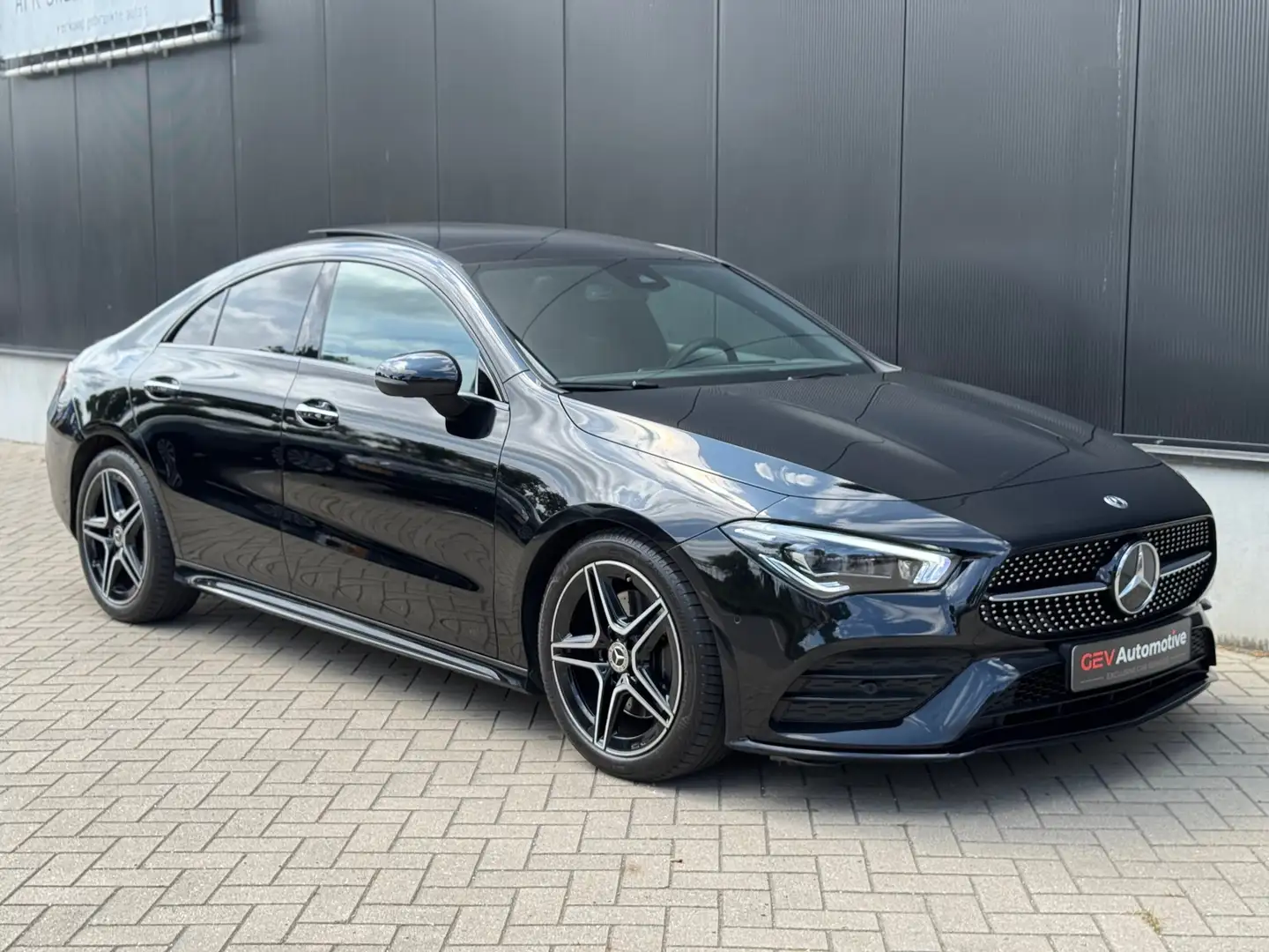 Mercedes-Benz CLA 200 AMG Night Pano Ambient Burmeister Memory Camera Mu Zwart - 2