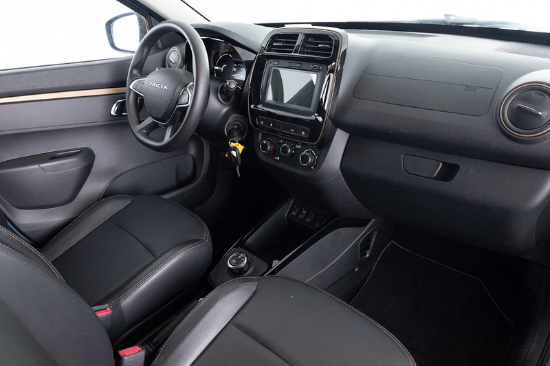 Dacia Spring Extreme 27 kWh *SOH 95%* LEDER | NAVI | AIRCO . — photo 4