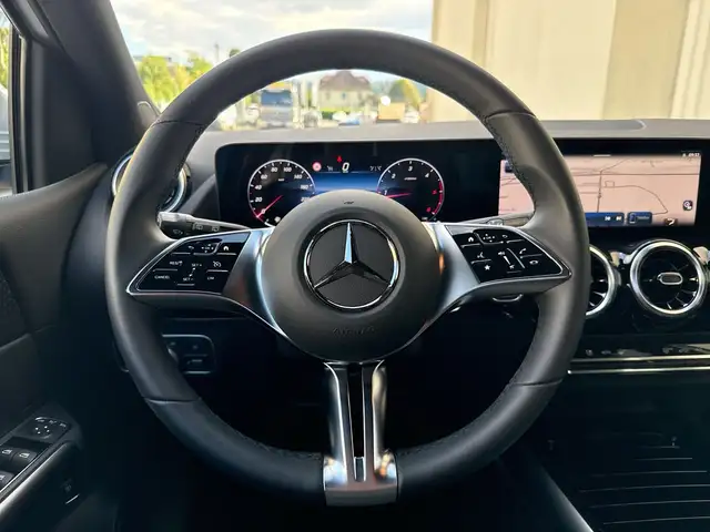 Mercedes-Benz B-Class view 9