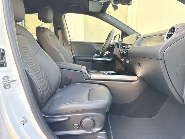 Mercedes-Benz B-Class view 16