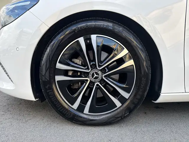Mercedes-Benz B-Class view 13