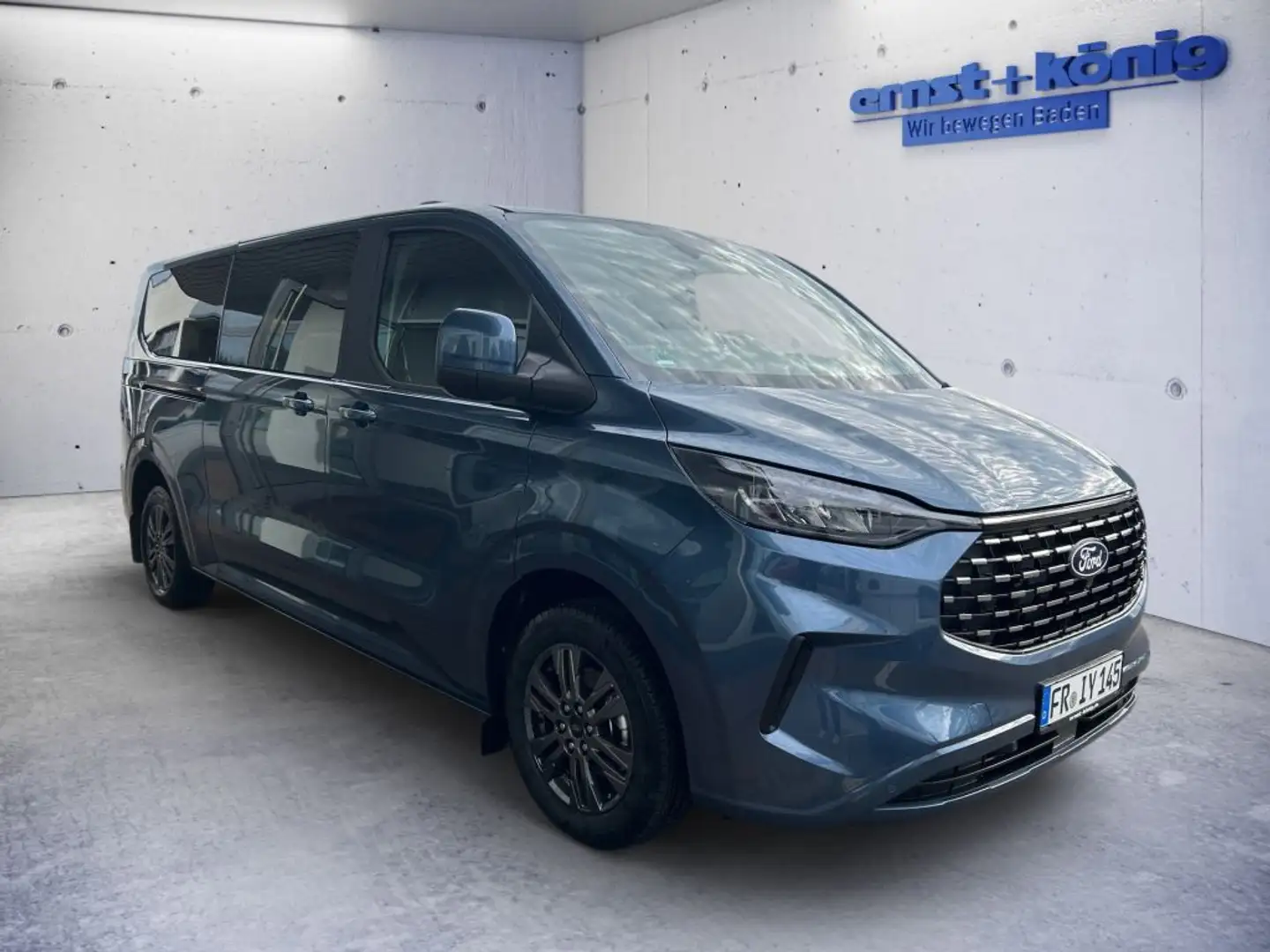 Ford Tourneo Custom 320 L2H1 VA Autm. Titanium Blau - 2