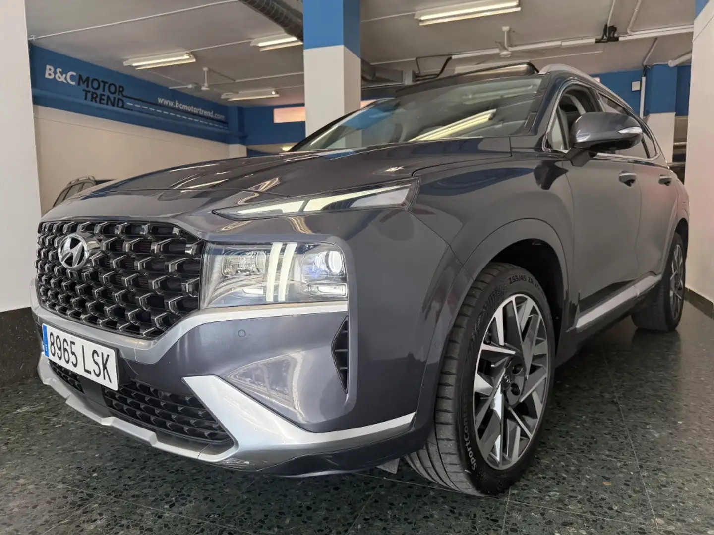 Hyundai SANTA FE 2.2CRDi Style 7pl 4WD 8DCT Grijs - 1