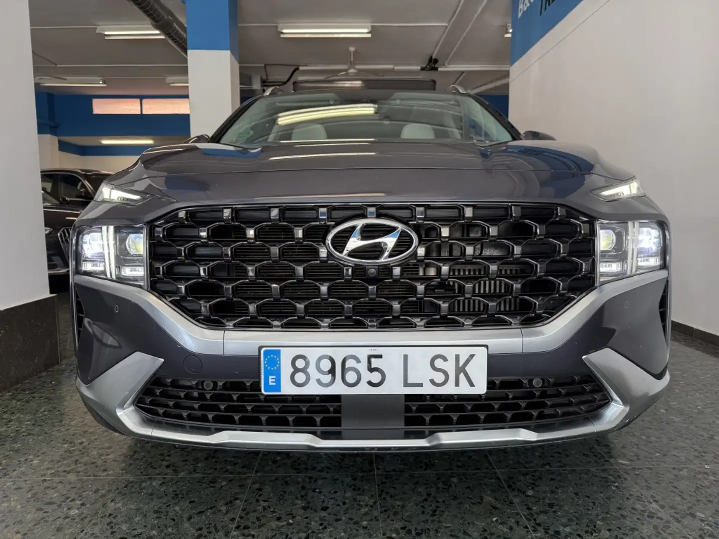 Hyundai SANTA FE 2.2CRDi Style 7pl 4WD 8DCT Grijs - 2