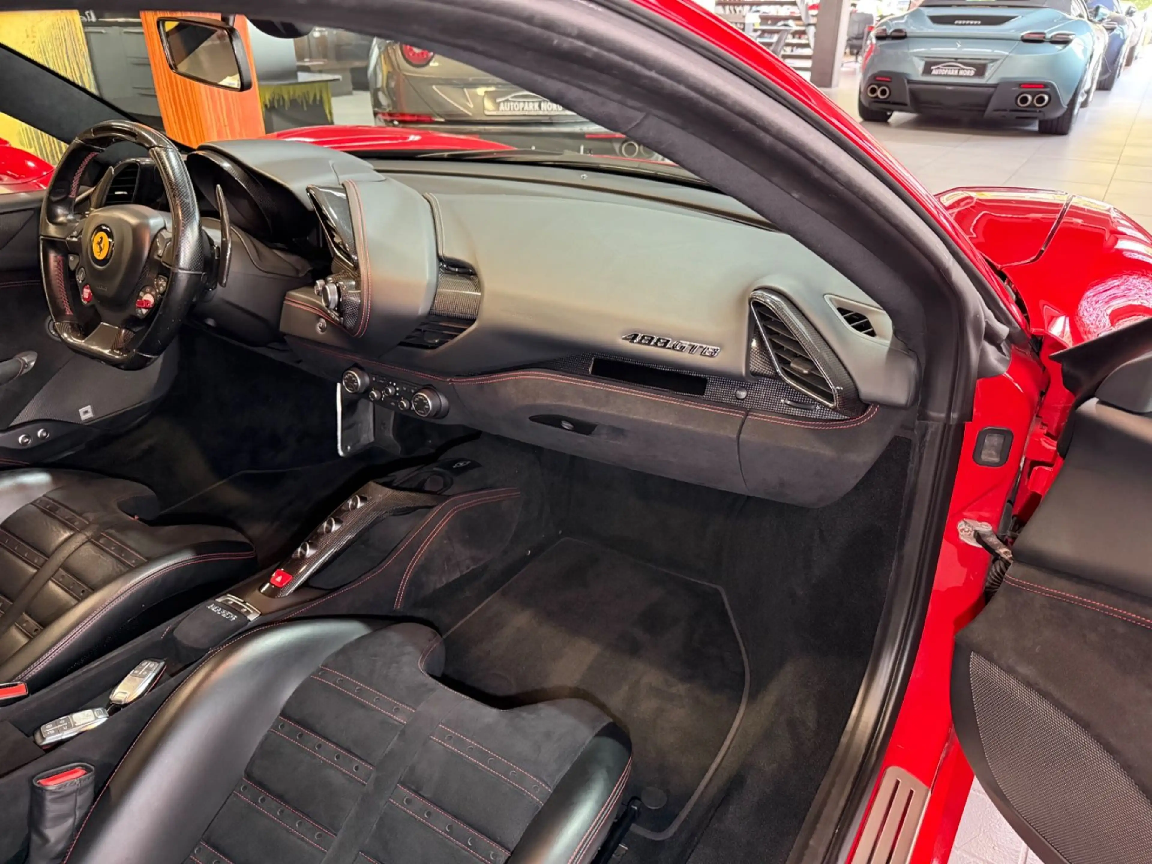 Ferrari 488 Coupe LIFT~CARBON~KAMERA360~RACING SEAT~ — photo 14