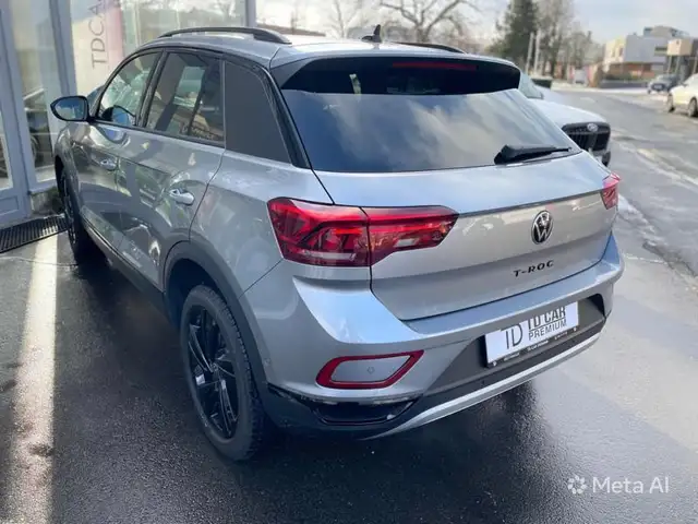 Volkswagen T-Roc view 13