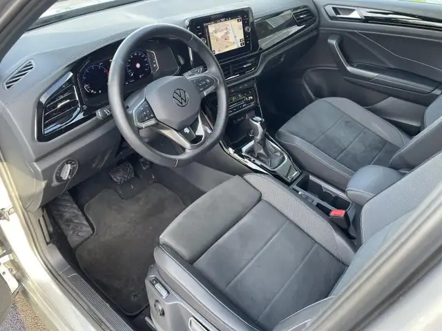 Volkswagen T-Roc view 6